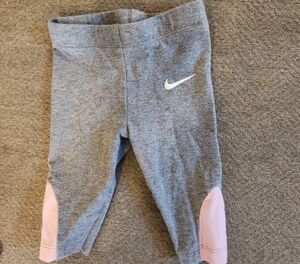 Nike Kids Leggings in Gray with Pink Accents